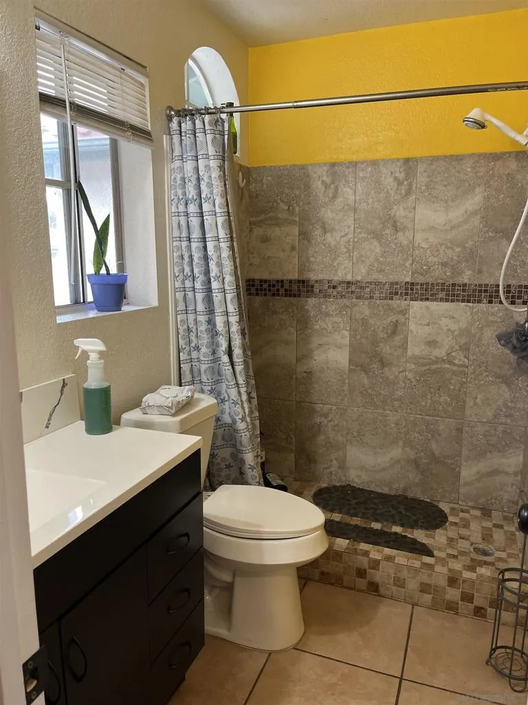 1564 Smythe Ave, San Diego, California 92173 home-pic-24